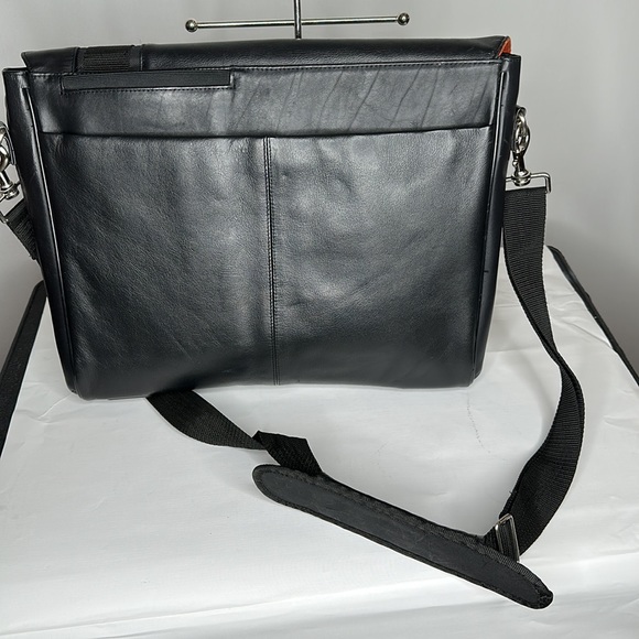 Targus leather computer bag messenger bag - Picture 6 of 6